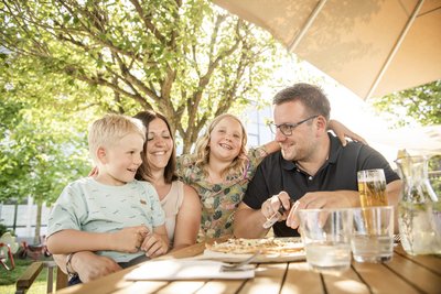 Haubis Gartenfest im Sommer mit Familie
